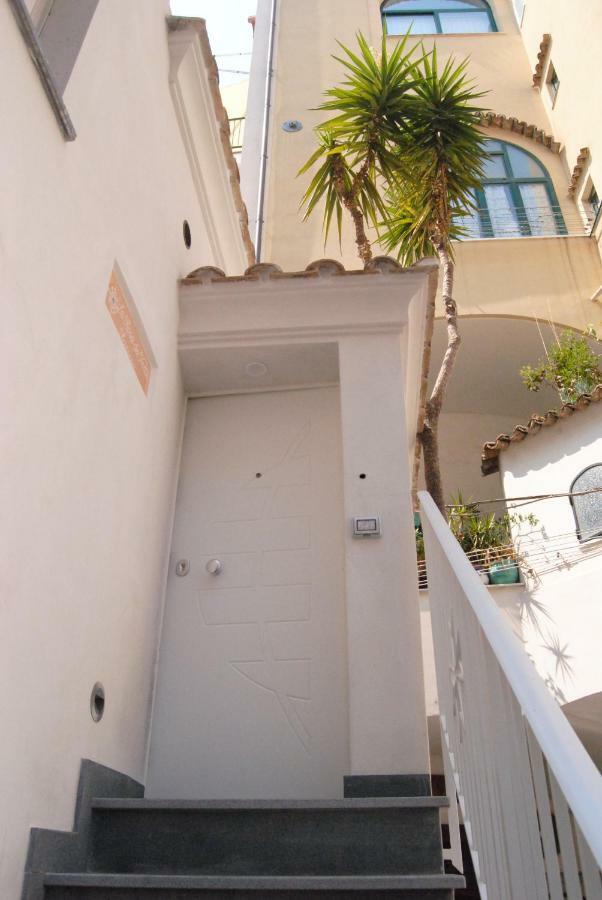 Scirocco - Amazing Flat With Terrace In The Center Apartment Amalfi Bagian luar foto